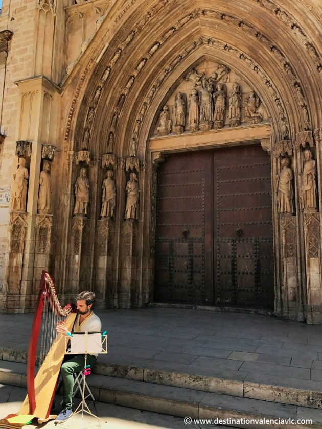 Fachada Catedral de Valencia desde la Plaza de la Virgen